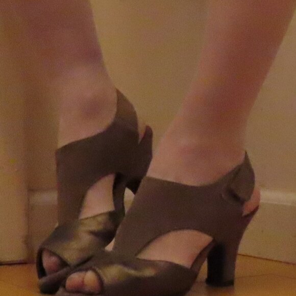 Aerosoles Taupe Suede &Smooth Leather Soft heels, size unverified but likely 8 - Picture 5 of 5